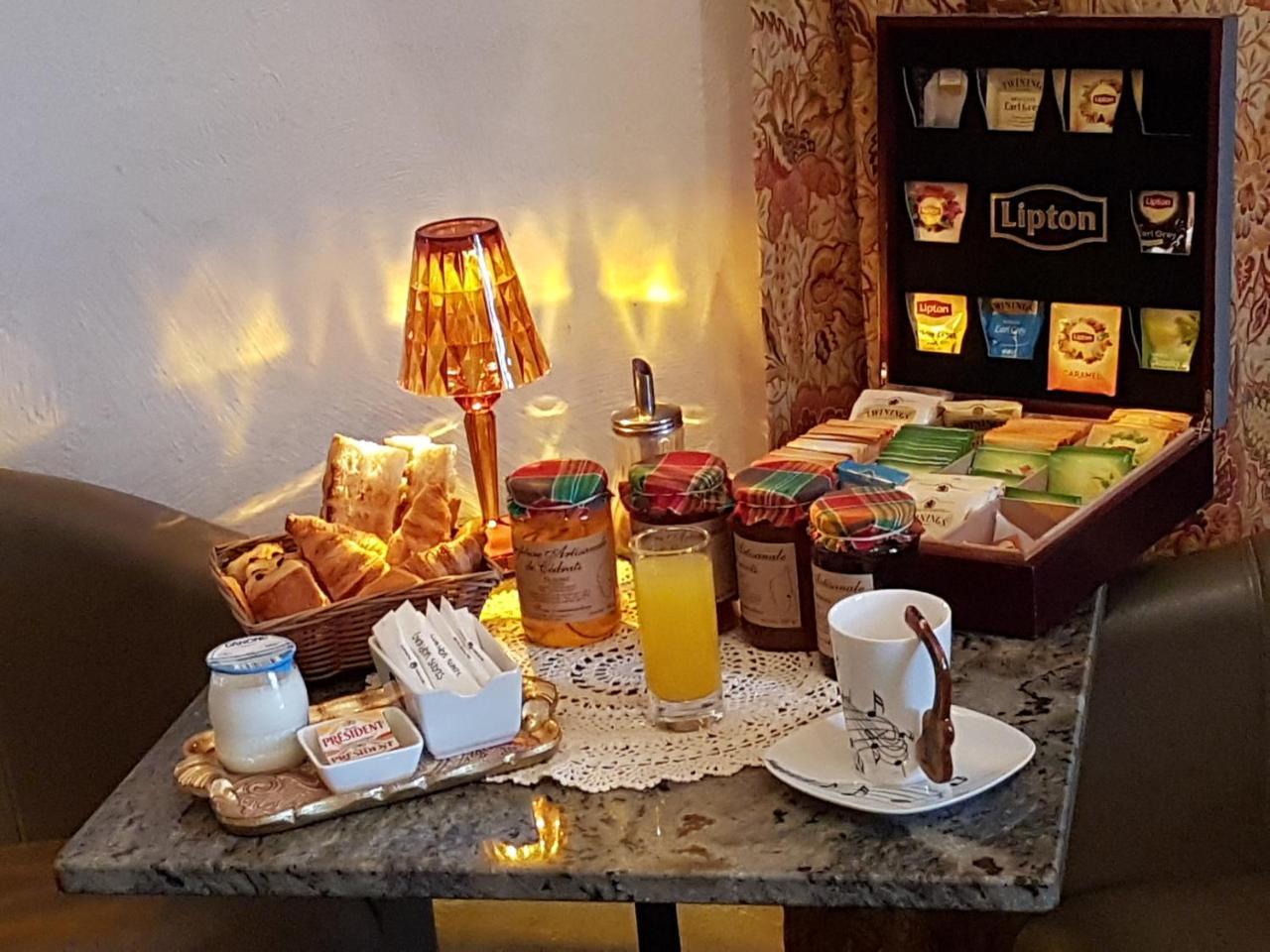 Hotel Restaurant U Castellu Визавона Экстерьер фото